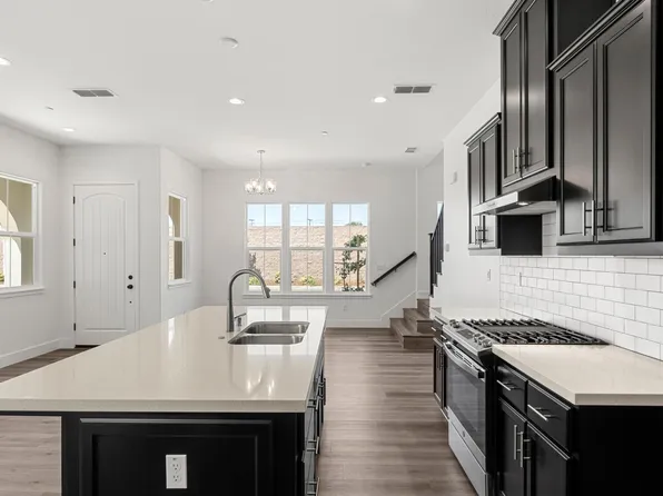 2326 Bronze Star Way, Sacramento, CA 95818