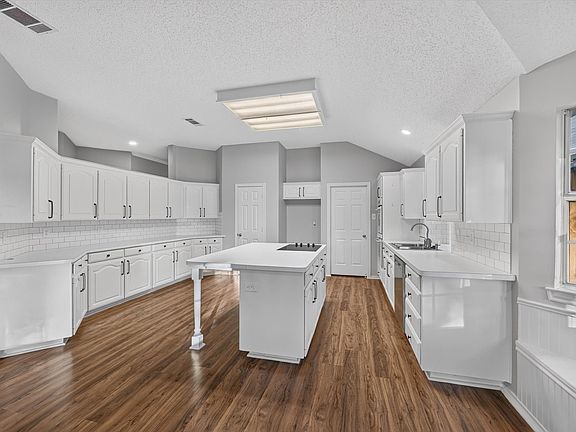 3rd image of 7700 Black Bear Ct