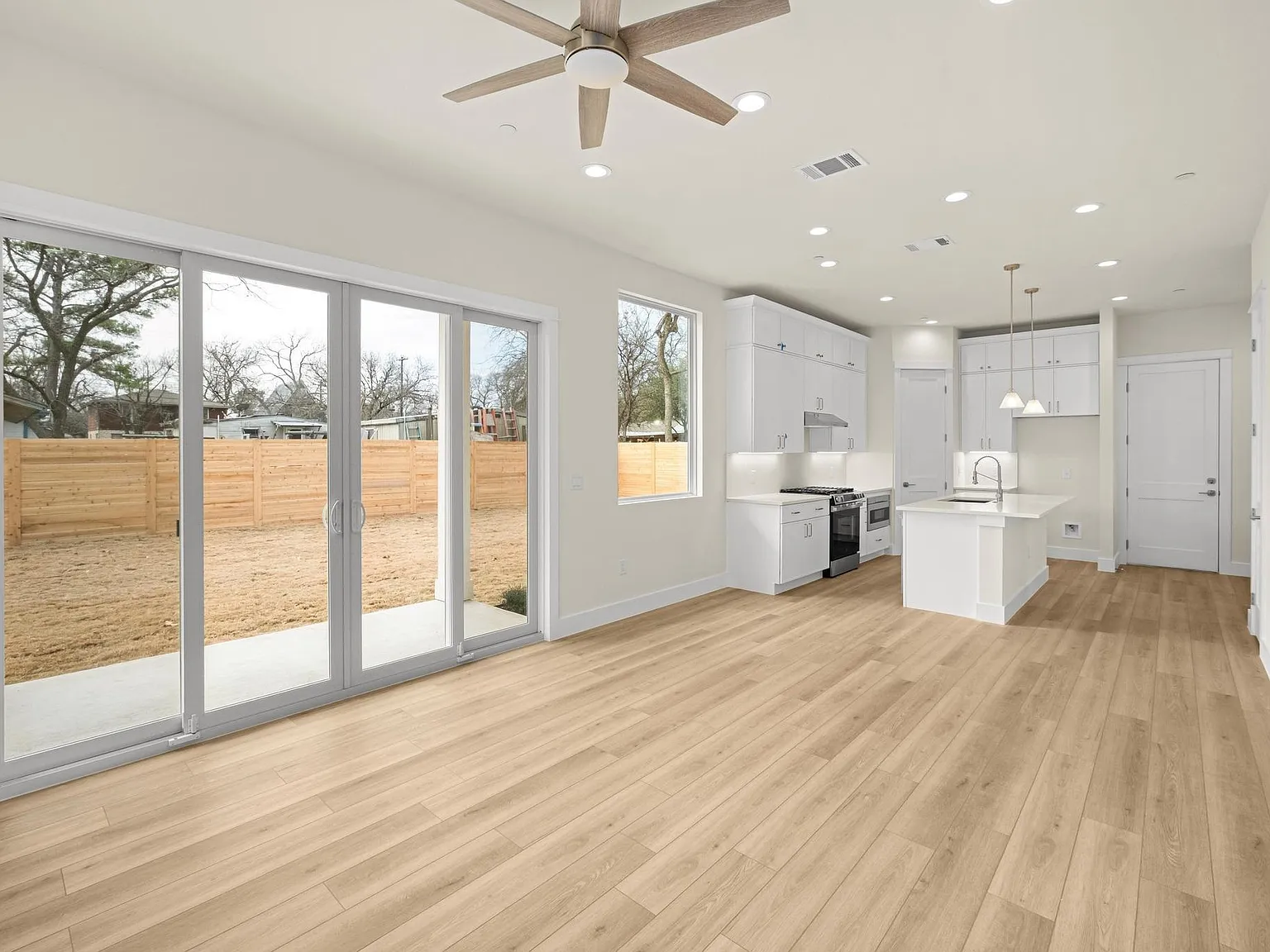 4 bed, 3.0 bath, 1785 sqft, $3,100 — Photo 3