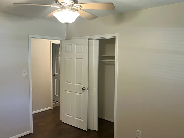 5802 Dahlia Ln — Photo 8