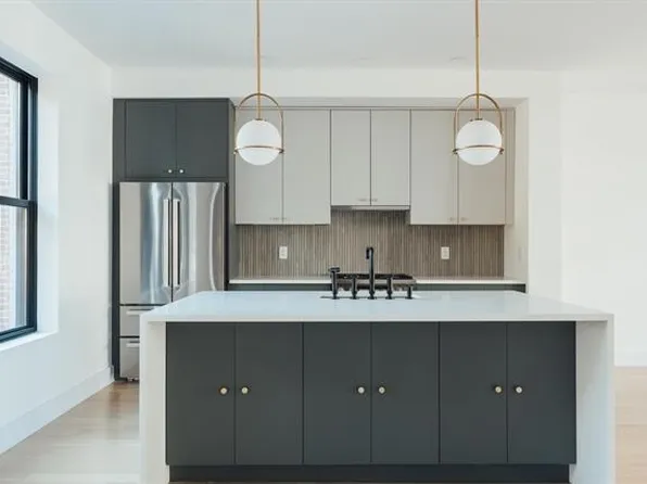 330 Whiton St, Jersey City, NJ 07304