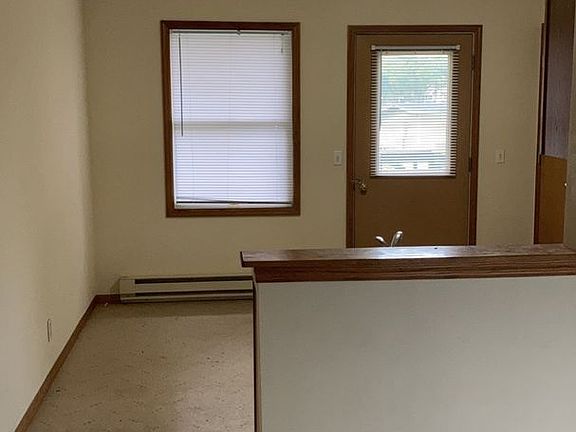 3rd image of 891 Parkview Dr APT 10