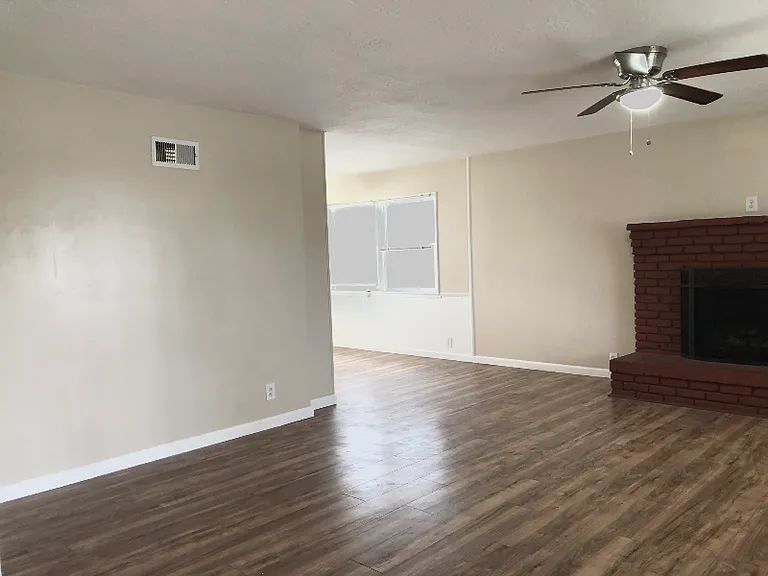 5818 S Pickering Ave — Photo 8