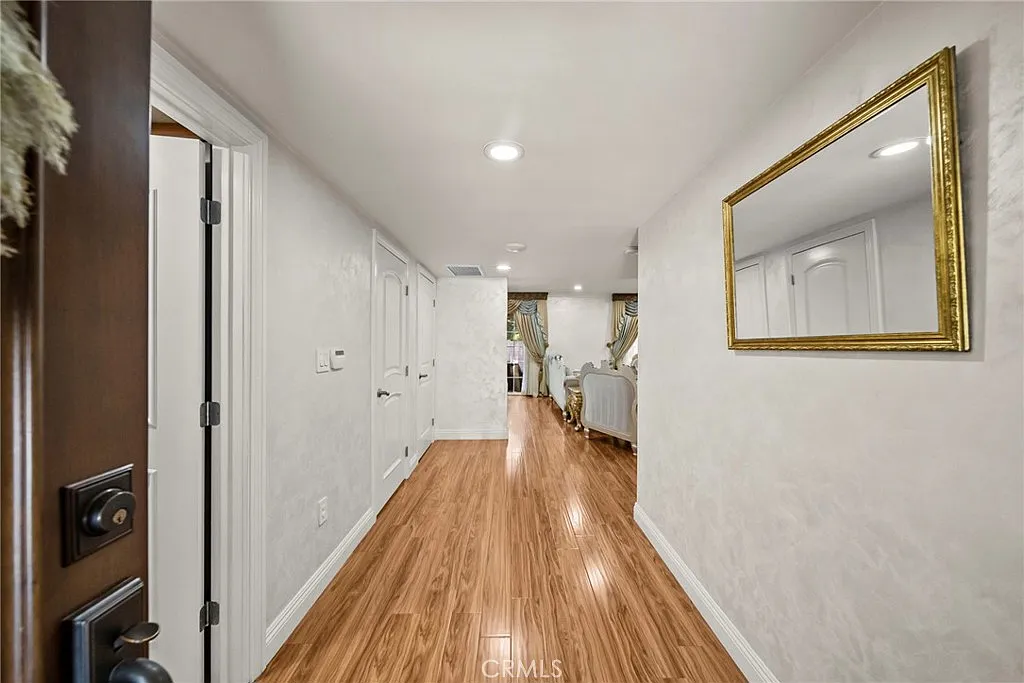 4 bed, 4.5 bath, 2756 sqft, $12,000 — Photo 3