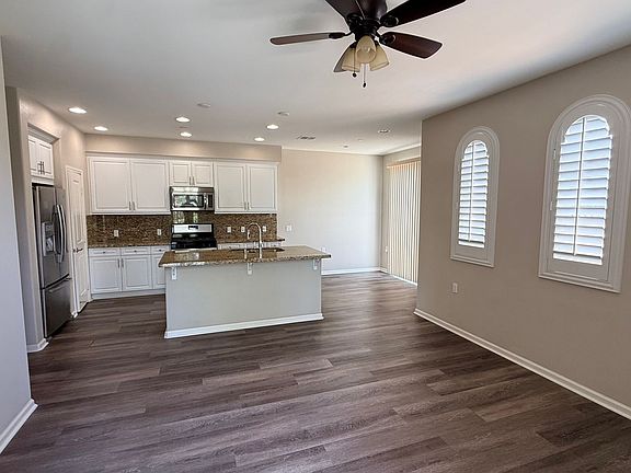 4th image of 44055 Calle Luz