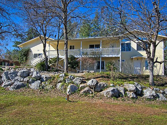 2nd image of 1380 Lakeside Dr