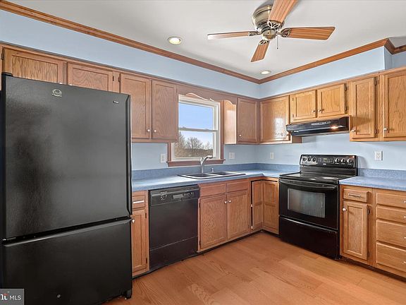 4th image of 516 Stone Rd