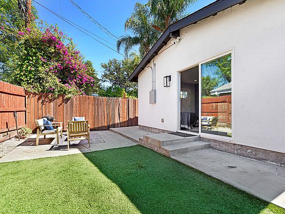 2nd image of 22629 Dolorosa St