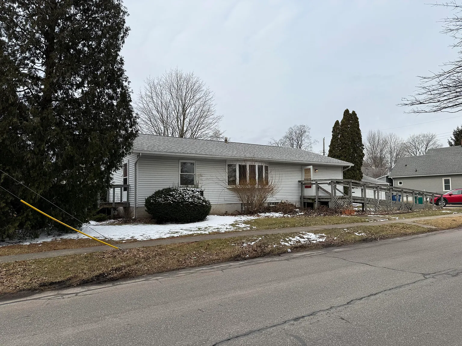 323 Niles St photo 1