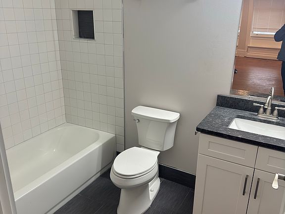 5th image of 139 Troup St #204