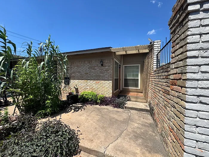 3428 Willowrun Dr #1