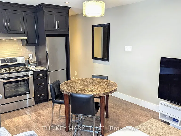211 Saint Clements Ave #2 — Photo 32