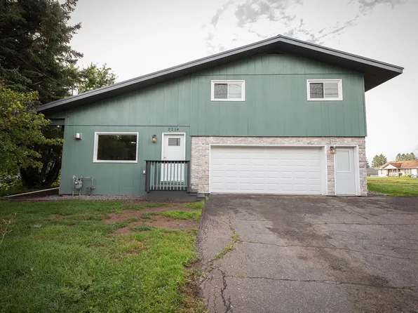 2214 W Arrowhead Rd, Duluth, MN 55811