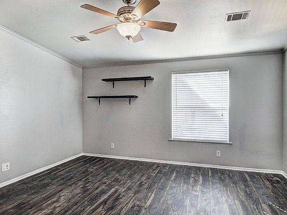 4th image of 1526 Antoinette Dr