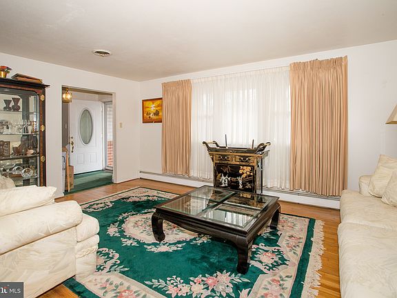 3rd image of 208 Whitekirk Dr