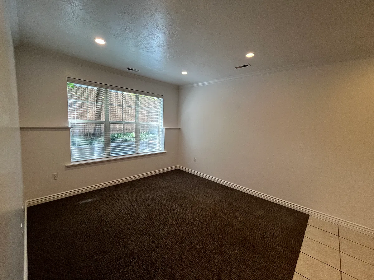 Building Photo - 242 N 500 W #104