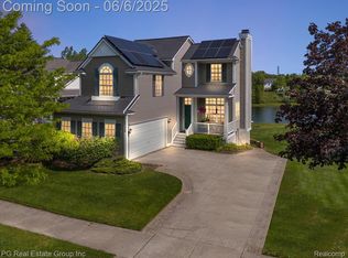 1226 Fountain View Ln, Oxford, MI