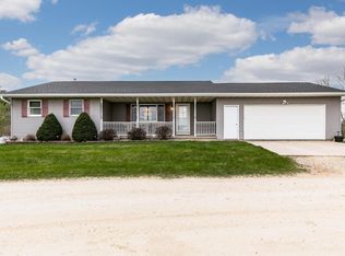 7365 71st St, Cascade, IA 52033