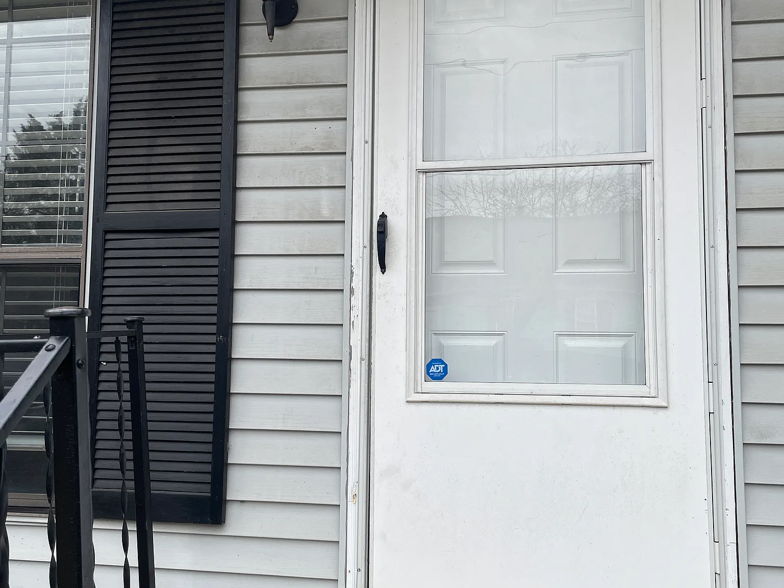 3 bed, 1274 sqft, $1,900 — Photo 2