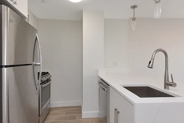 Rented by Metropolis International Realty Inc. | media 7