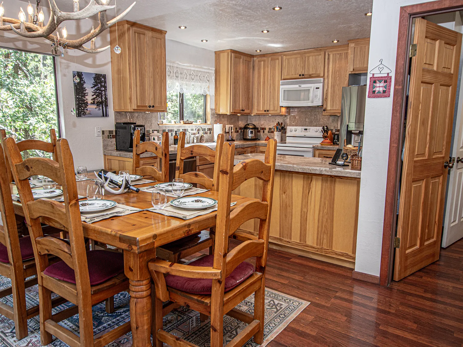 3 bed, 2.5 bath, 1440 sqft, $3,800 — Photo 4