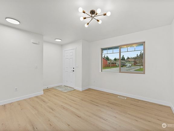 5th image of 1915 187th Street Ct E
