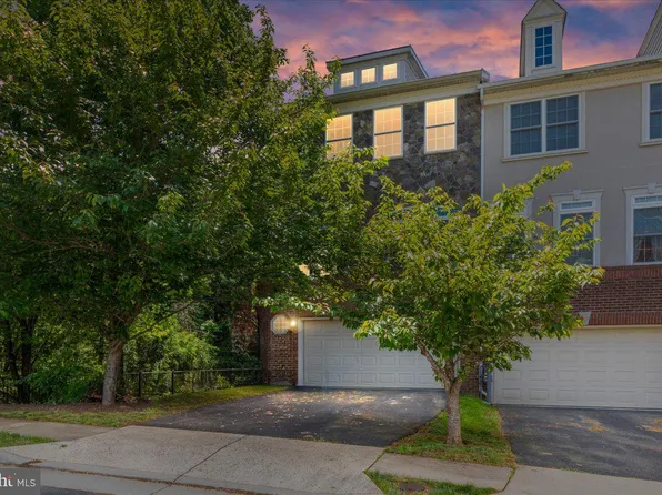 20344 Center Brook Sq, Sterling, VA 20165