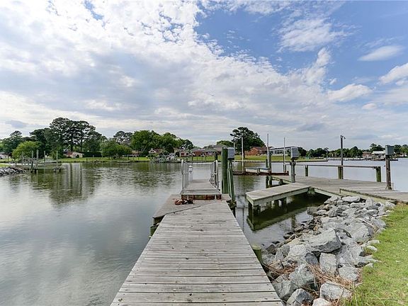 4th image of 4370 Point West Dr