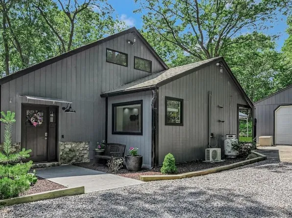 466 Canal Road, Port Jefferson Station, NY 11776