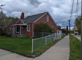 15735 Crescentwood Ave, Eastpointe, MI 48021