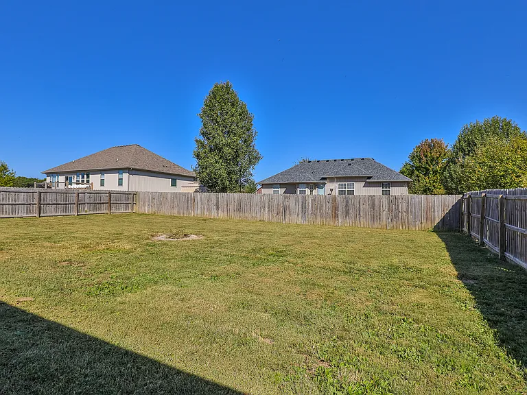1913 E Whetstone Dr — Photo 6