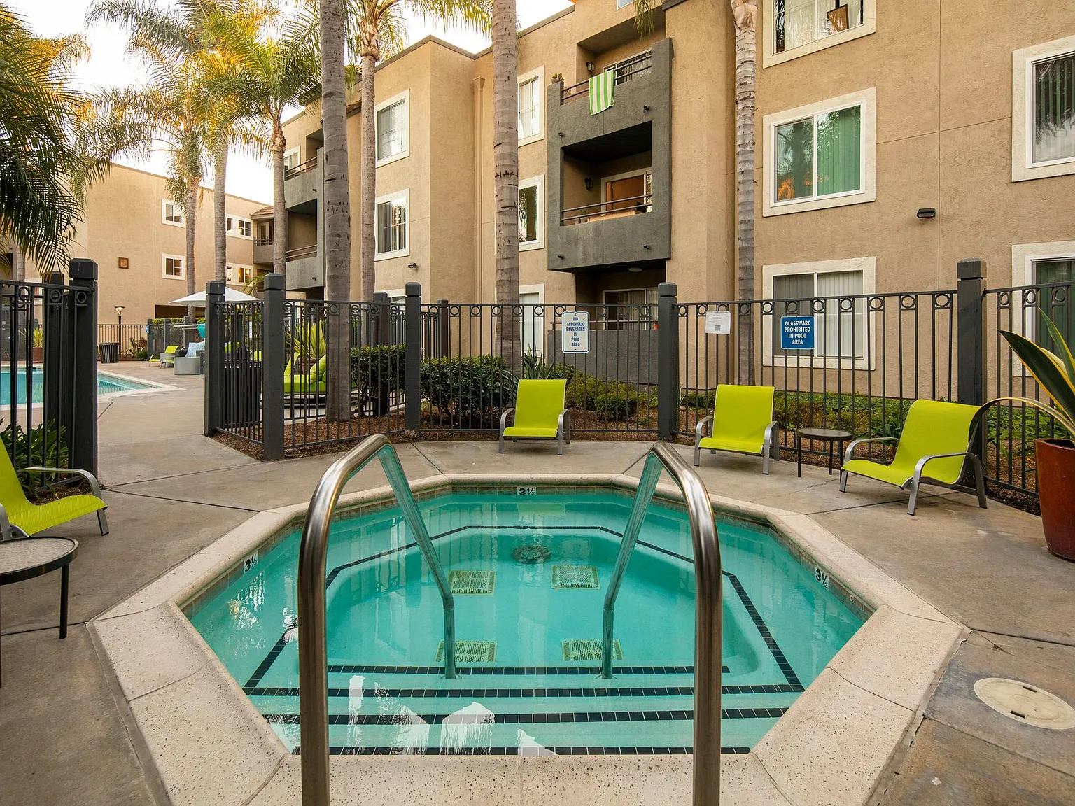 Mission Pacific Apartments — Photo 3