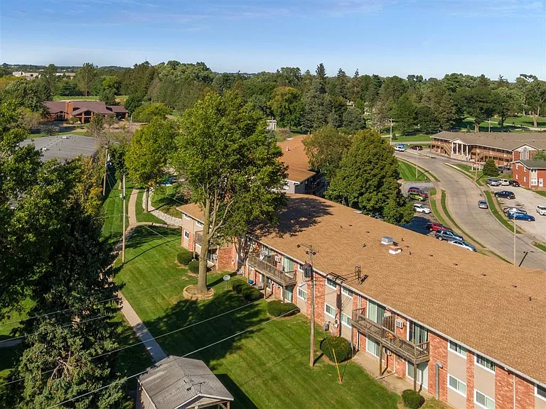 Oak Valley Apartments — Photo 13