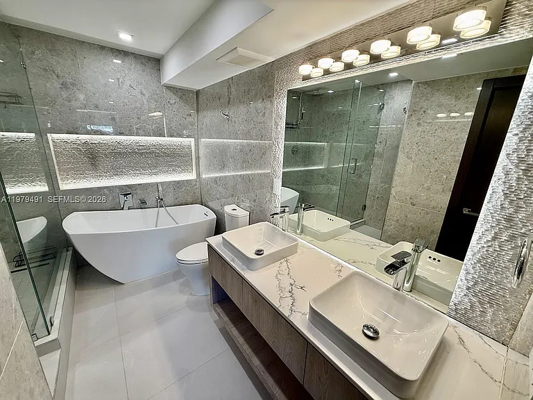 900 Bay Dr #524 — Photo 27