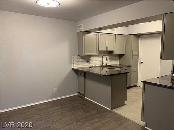 4th image of 3077 Pinehurst Dr APT C