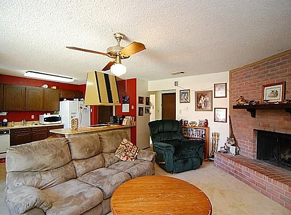 2nd image of 1116 Dennis Dr