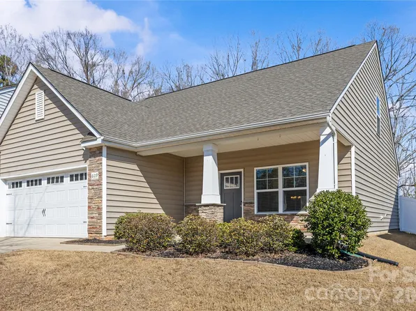 609 Cape Fear St, Fort Mill, SC 29715