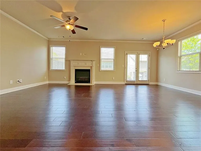330 Holdings Dr — Photo 6