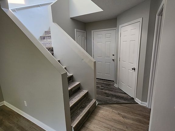 3rd image of 133 Karen Ct