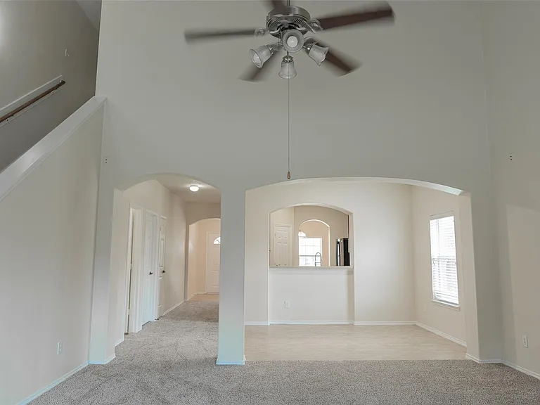 1902 Vernal Glen Cir — Photo 34