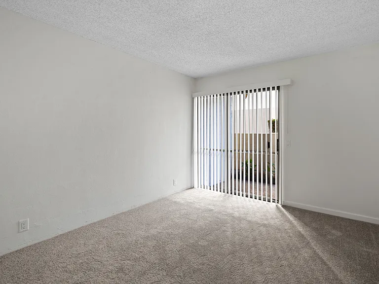 500 Glenwood Cir #411 — Photo 14