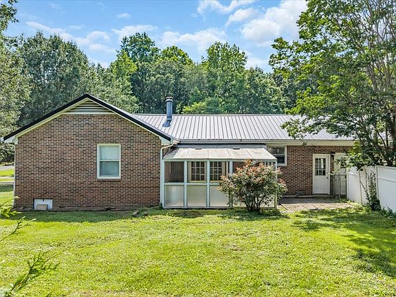 5th image of 106 Larkway Dr