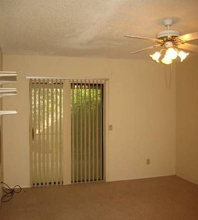 Living Rm/Dining Area