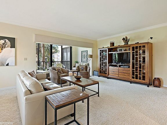 3rd image of 6760 Pelican Bay Blvd APT 323