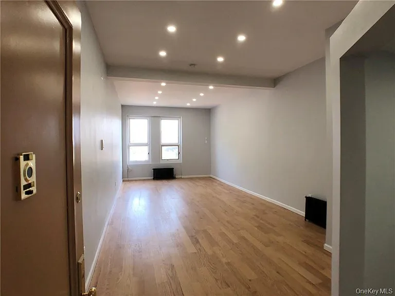 168-170 Myrtle Blvd #B — Photo 2