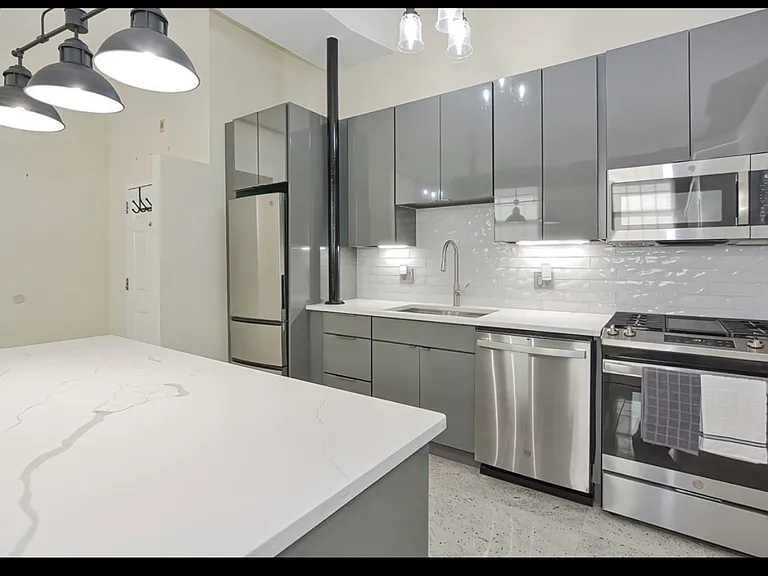 441 Washington Ave #1 — Photo 7