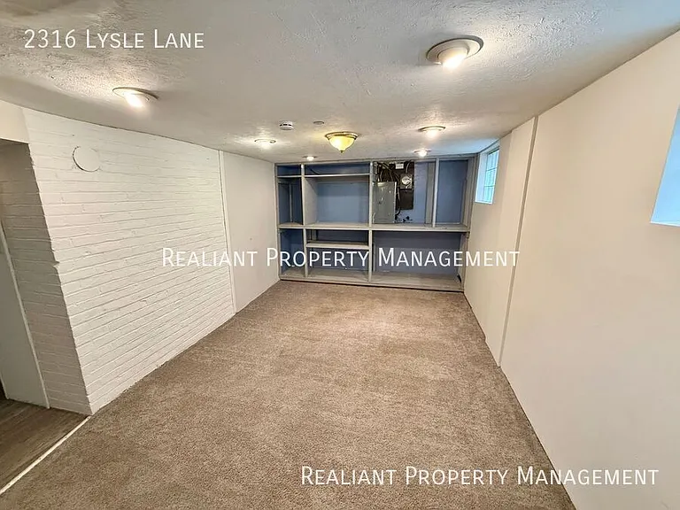 2316 Lysle Ln — Photo 14