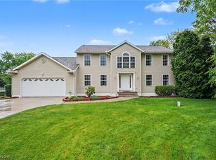 992 Martin Rd, Mogadore, OH 44260
