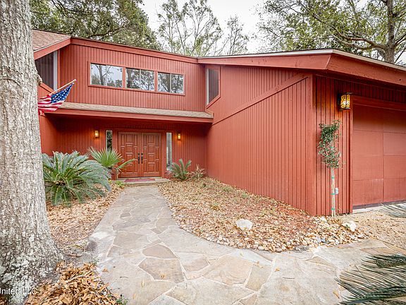 2nd image of 110 Simon Blvd