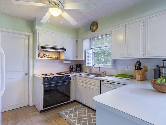 3rd image of 3955 Gumwood Dr W